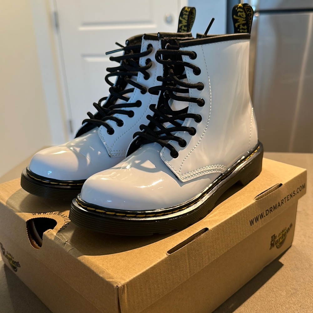 Dr. martens Patent Lamper white